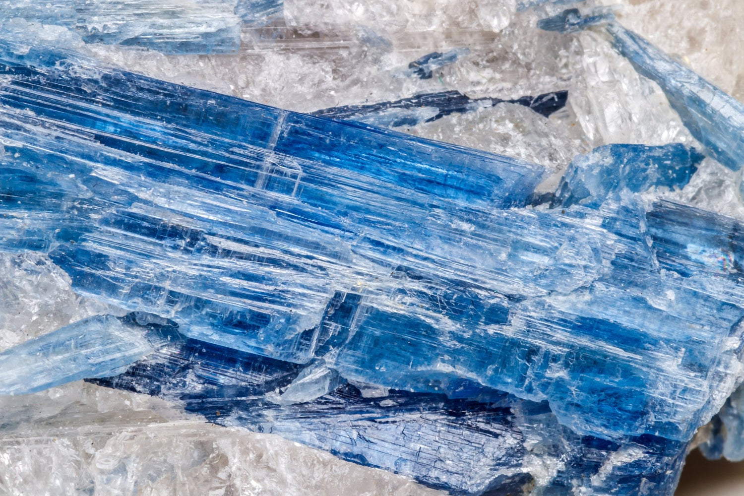 Kyanite - www.Crystals.eu