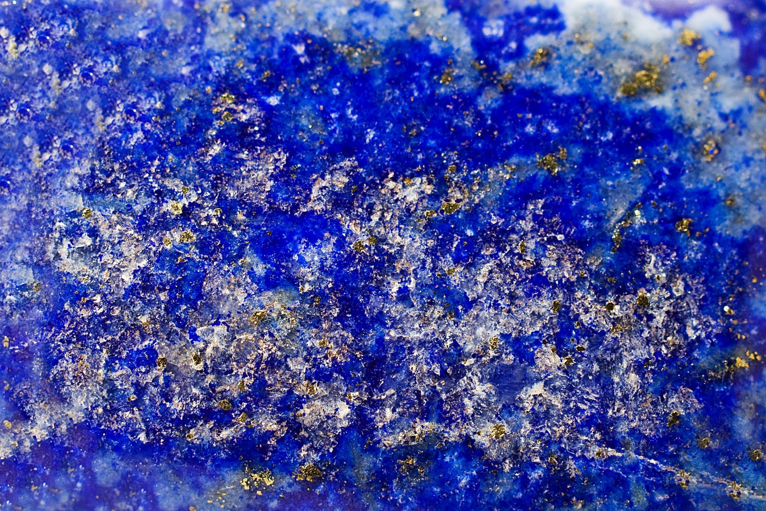 Lapis lazuli - www.Crystals.eu