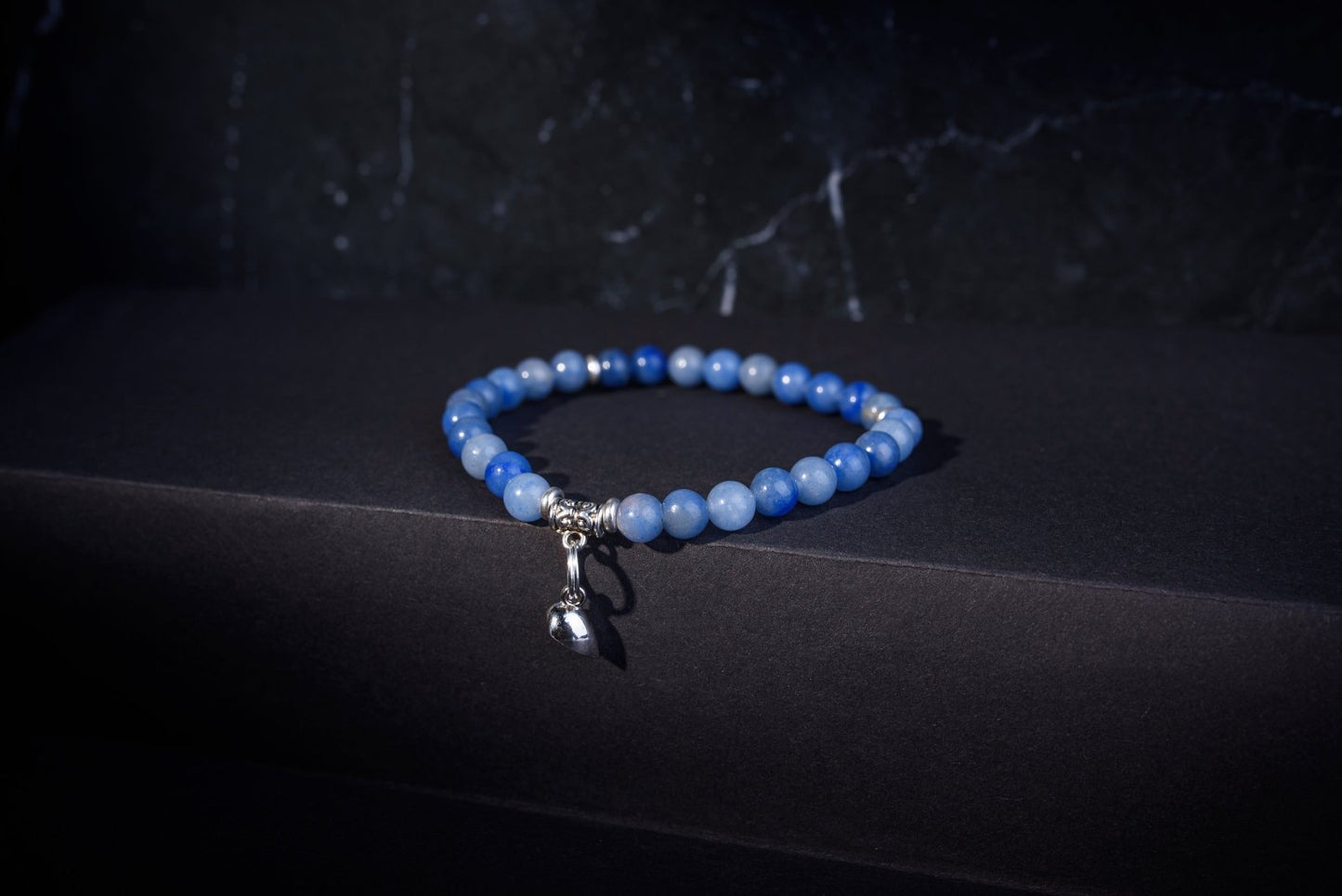 Blue quartz bracelet with silver – Bonding with the heart