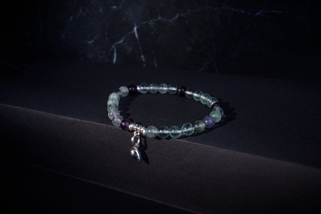 Fluorite bracelet with silver – Bonding with the heart