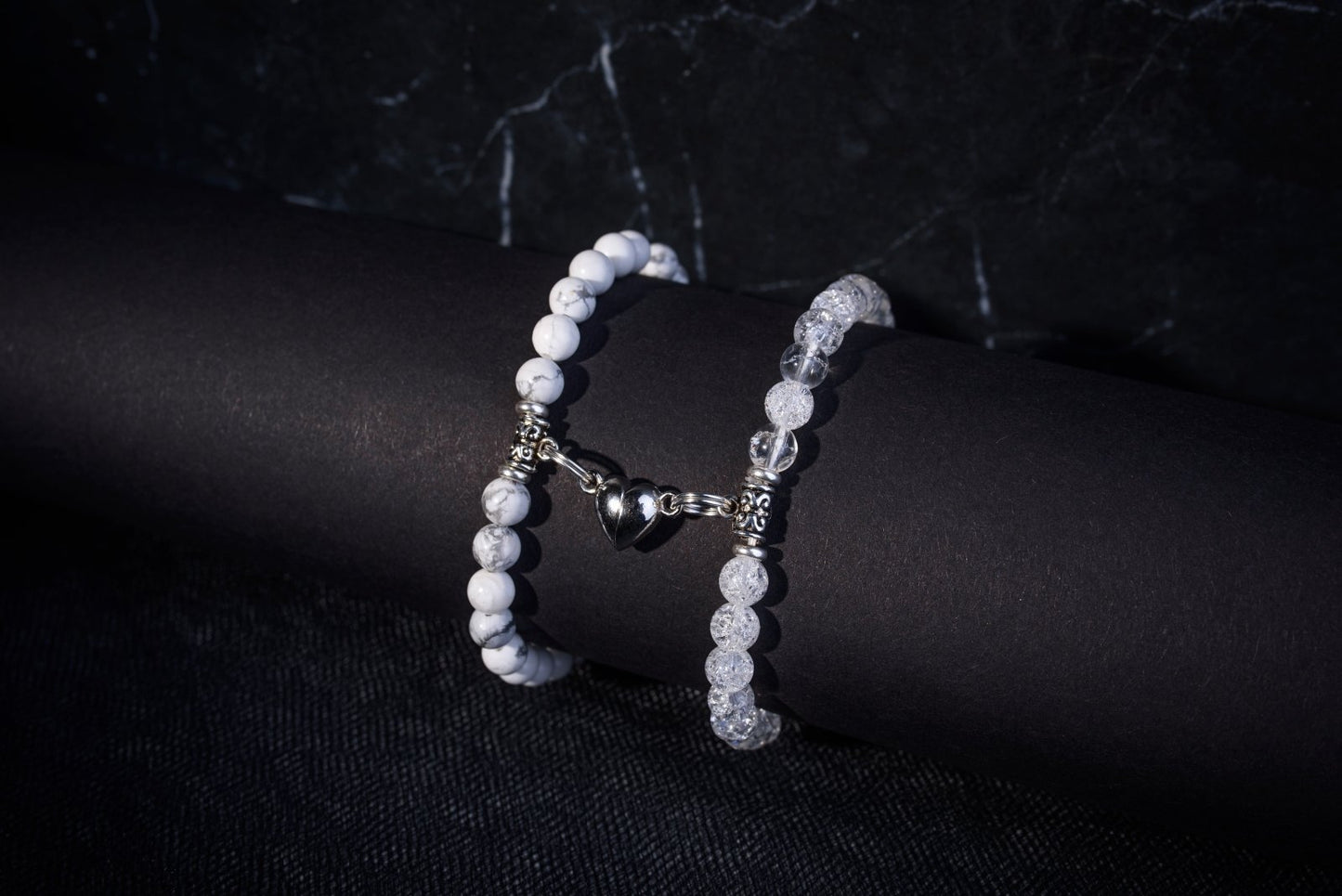 Howlite bracelet with silver – Bonding with the heart