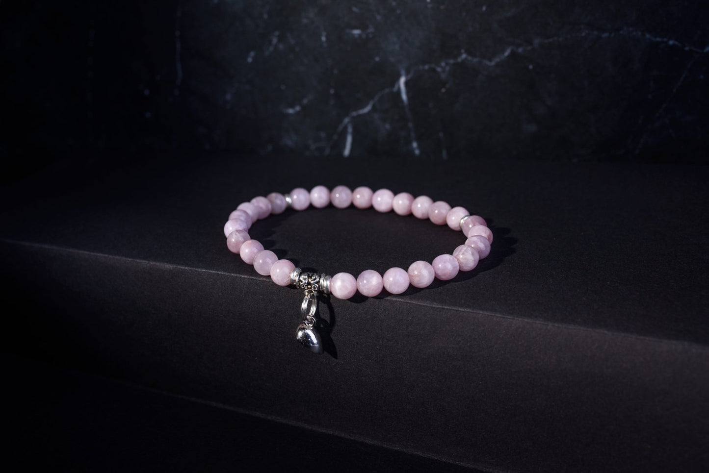 Kunzite bracelet with silver – Bonding with the heart