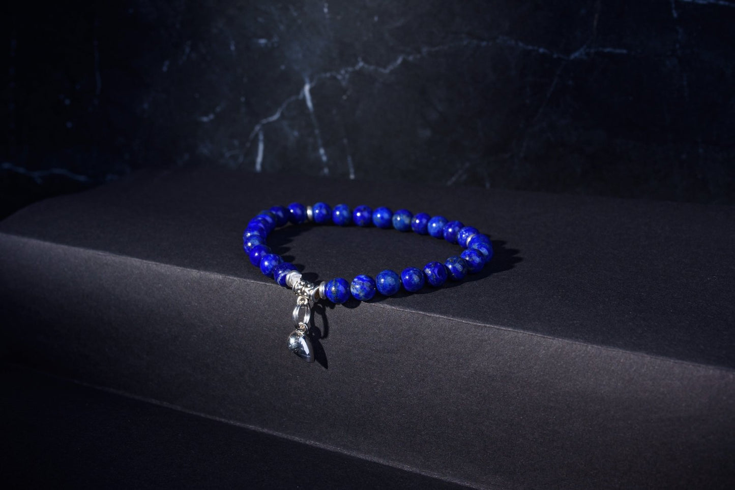 Lapis lazuli bracelet with silver – Bonding with the heart