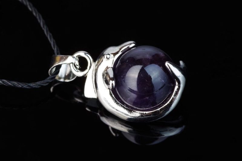 Amethyst pendant dolphin – 10mm