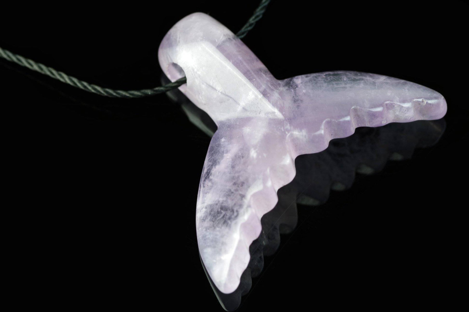 Amethyst pendant – Dolphin tail